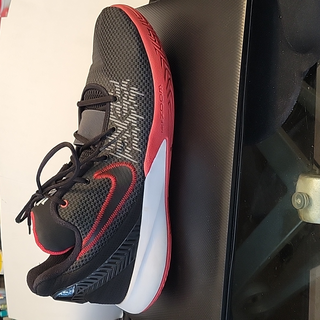 Nike Zoom Men's Kyrie Irving Flytrap 2 Sneakers